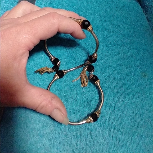 Elegant Black and Goldtone Beaded Bangle Wire Bracelet Vintage - Picture 4 of 4